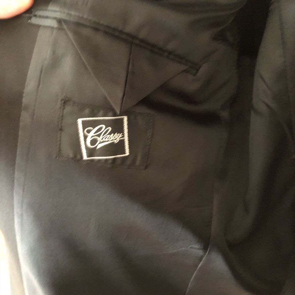 YSL Classy Black Tuxedo Jacket w/ Satin Peak Lapel - Picture 4 of 8